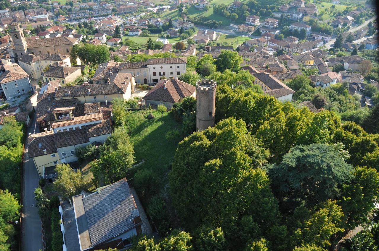 Alla Torre - Nel Cuore Del Borgo Storico Castagnole delle Lanze Bagian luar foto